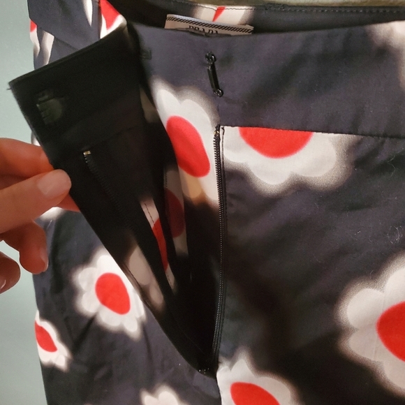 Prada flower shorts size 42 - Picture 5 of 11